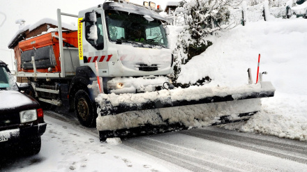 Una quitanieves, en el puerto de Pajares