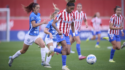 Momento del partido entre el Atlético de Madrid y el Alhama Féminas