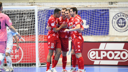 ElPozo Murcia sale victorioso de A Malata