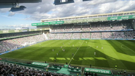 Escucha el gol de Dani Requena, Córdoba CF 1 - AD Ceuta 0