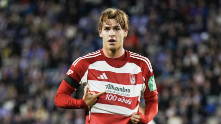 Jorge Pascual celebra su primer gol en liga con el Granada