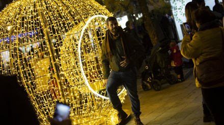 Encendido del alumbrado navideño en buena parte de las calles del centro de la ciudad