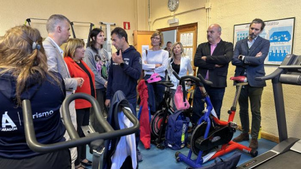 La consejera Tomasa Hernández en su visita al CETDI