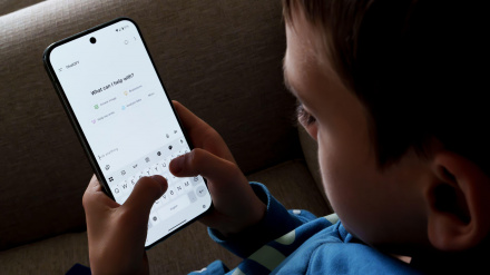 Un niño usando ChatGPT