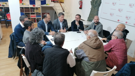 Gómez Besteiro con asociaciónes de memoria histórica