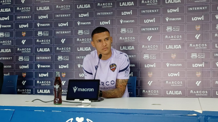 Arriaga, en la sala de prensa de la ciudad deportiva del Levante UD