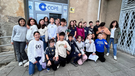 Estudiantes del IES Alfonso II en COPE Oviedo