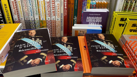 Libros de Juan Carlos I en una librería de Francia