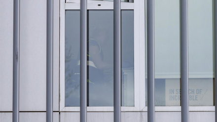 Agentes de la Unidad de Delincuencia Económica y Fiscal (Udef) de la Policía Nacional en las dependencias de la Policía Local de Granada