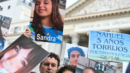 Familias rotas claman en el Congreso contra el acoso escolar: "Que Sandra sea la última"