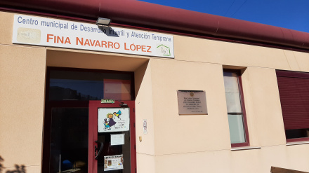 Puerta de entrada al centro de atención temprana de Lorca