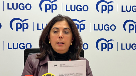 Elena Candia denunció en rueda de prensa lo que considera un supuesto caso de malversación