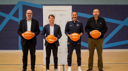 UCAM Murcia CB se acerca a los clubes de la Región