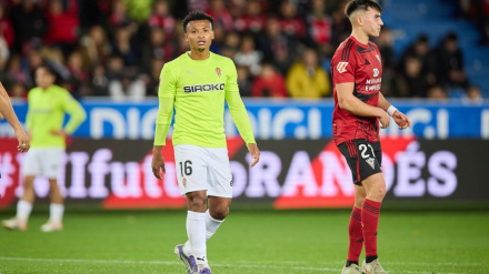 Oscar Cortés en su debut como titular