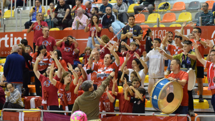 La afición del Jimbee vuelve a disfrutar de su equipo y de una victoria