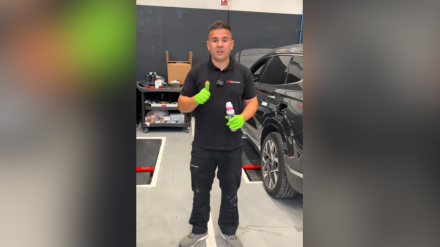 Ángel Gaitán, mecánico, en el vídeo