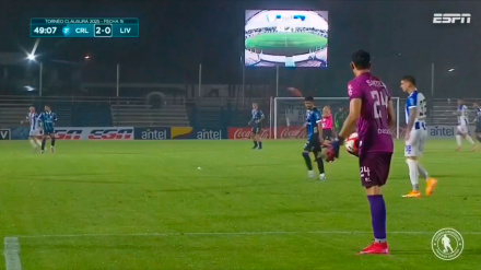 Gino Santilli marcó desde su propia portería un gol para el Cerro Largo.