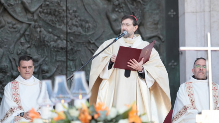 José Cobo durante la Misa por la Virgen de la Almudena.