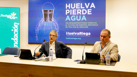 (Foto de ARCHIVO)El presidente de Huelva Riega, Fernando González; y el gerente, Jorge Forné, en el balance del año hidrológico.REMITIDA / HANDOUT por HUELVA RIEGAFotografía remitida a medios de comunicación exclusivamente para ilustrar la noticia a la que hace referencia la imagen, y citando la procedencia de la imagen en la firma07/10/2025