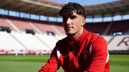 Izan Segura atendió a los medios del club