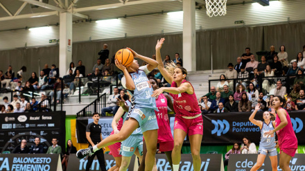 Imagen del duelo en Navia entre Celta y Castellón