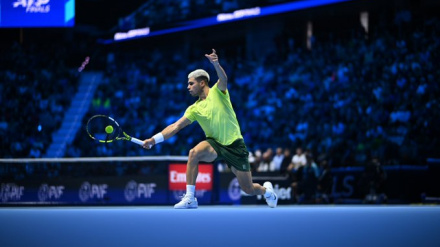 Carlos Alcaraz recurre a la épica para remontar ante Fritz