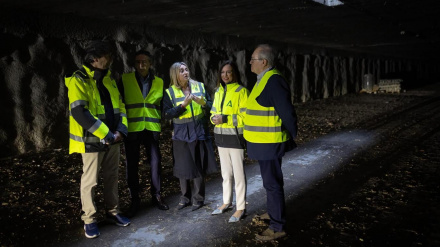Visita de la consejera y la alcaldesa al aparcamiento