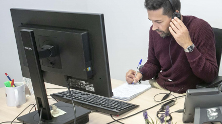 Alicante lanza un teléfono único para resolver tus gestiones sociales sin moverte de casa