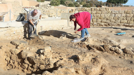 Un tesoro bajo tierra en la Illeta dels Banyets: el zapato que ha sobrevivido 23 siglos