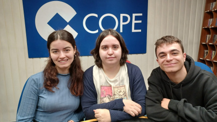Marta, Sara y Jacobo son alumnos del Máster en Diseño, Desarrollo y Comercialización de Videojuegos de la EPEF