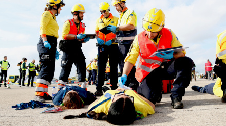El aeropuerto de Reus simula un accidente de un avión comercial con la participación de más de 250 personas