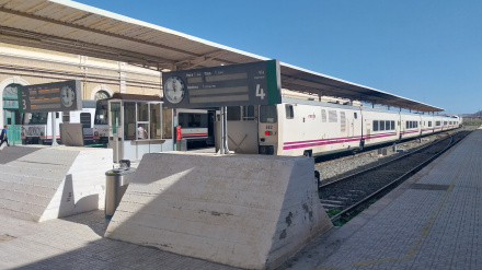 Andenes de la estación de Cartagena