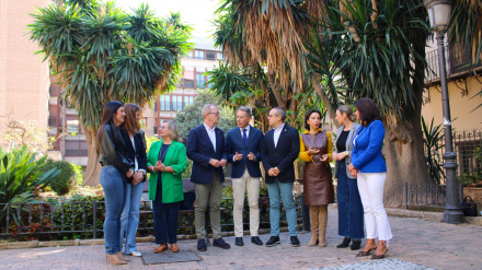 El alcalde de Lorca con representantes de las cofradías que participarán en la procesión magna