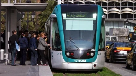 El Trambaix refuerza su servicio