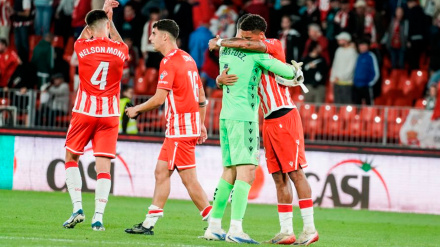 El Almería festeja el triunfo frente al Cádiz en la jornada 14 de Segunda División