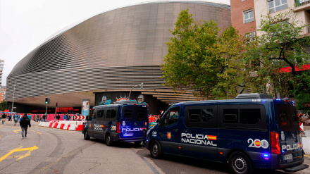 Exterior del Santiago Bernabéu en la previa del partido de la NFL entre Washington Commanders y Miami Dolphins