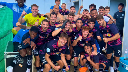 El Águilas FC celebra la victoria 0-2 ante la Deportiva Minera
