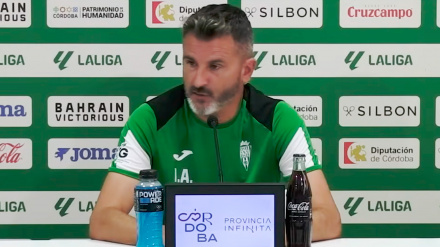 Iván Ania, entrenador del Córdoba, en una rueda de prensa como local