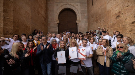 Cientos de granadinos "abren" la Puerta de la Justicia en apoyo de la candidatura Granada 2031Granada ha vivido este domingo una jornada histórica marcada por la emoción, la participación y el compromiso colectivo con la cultura. Con motivo del Día Mundial del Patrimonio, el Ayuntamiento ha celebrado un gran acto en la Puerta de la Justicia de la Alhambra, lo que va a ser en una imagen inolvidable del apoyo de la ciudad a la candidatura Granada 2031. La respuesta de los granadinos fue notable desde el primer momento.POLITICA ESPAÑA EUROPA SOCIEDAD ANDALUCÍAAYUNTAMIENTO DE GRANADA