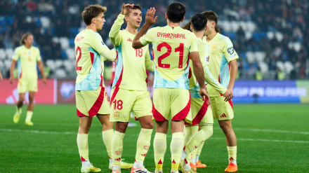 España celebra un gol en Georgia
