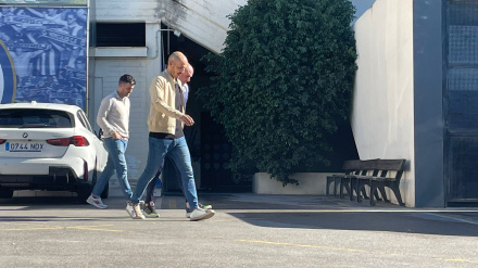 Beto Company, a su llegada al estadio Rico Pérez para negociar su fichaje por el Hércules.