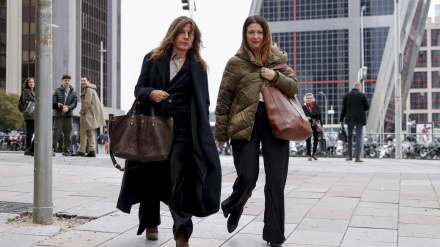 La fontanera del PSOE, Leire Díez, acudiendo al juzgado