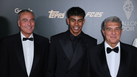 Joan Laporta y Lamine Yamal, durante la gala del Balón de Oro