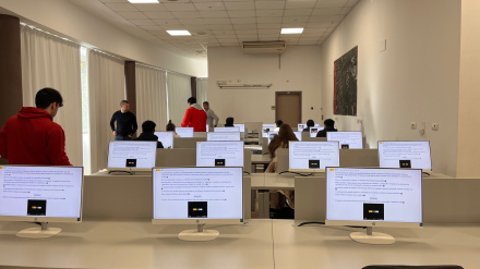 La sala informatizada ha sido habilitada por el Ayuntamiento de Monforte gracias a un convenio con la DGT