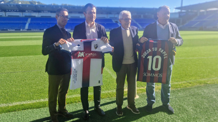 Imagen de la rueda de presna de hoy en el Huesca