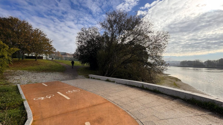 Paseo marítimo entre Oleiros e Cambre (A Coruña) con carril bici