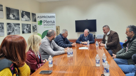 Firma del convenio entre la Fundación Atalaya y Aspromin