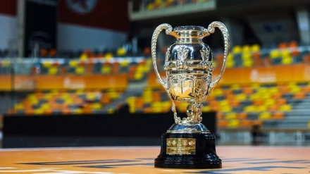 El trofeo de la Supercopa de España