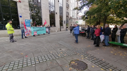 Concentración ante el edificio de la Xunta en Ferrol