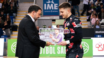 Henrique recibió el homenaje de Palma